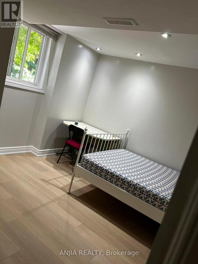 Photo - 3441 Sanderling Crescent