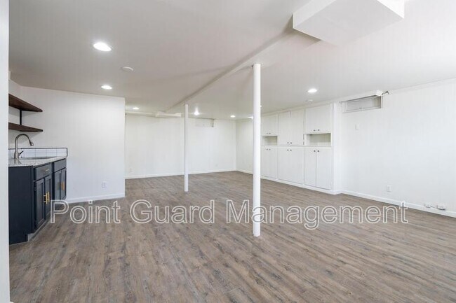 Photo - 3700 E 16th St N