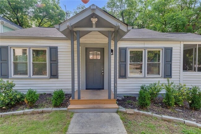 Photo - 845 Oak St NW