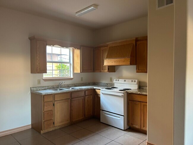 Photo - 2115 Cross St Unidad 2