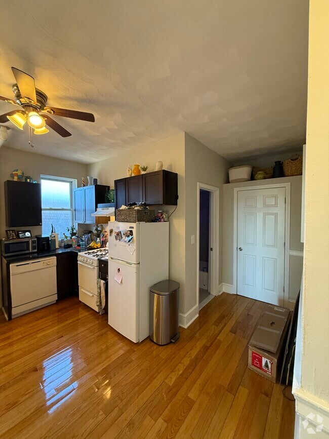 Building Photo - 59 Pleasant St Unit 6 Rental