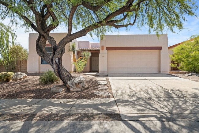 Building Photo - Santa Fe Home in Silverado Hills with Pool!
