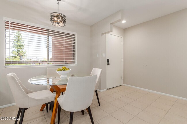 Photo - 12222 N Paradise Village Pkwy W Unidad 237