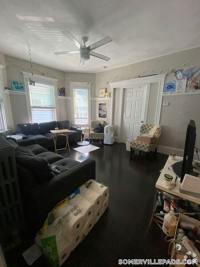 Building Photo - 69 Bromfield Rd Rental