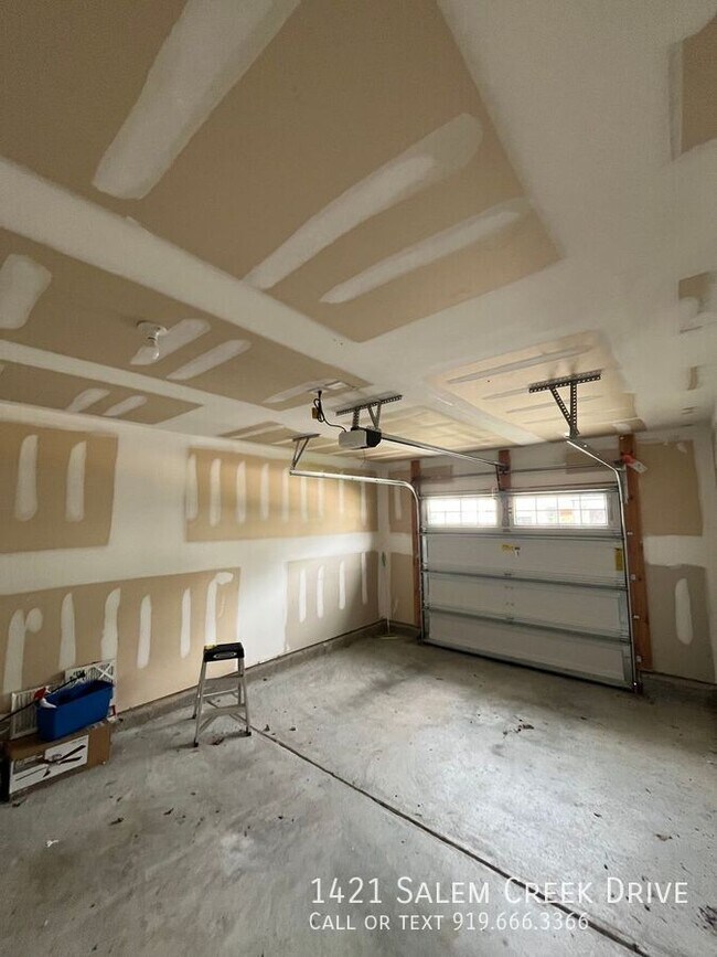 Photo - 1421 Salem Creek Dr