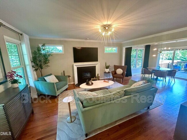Photo - 540 Cayman Ave