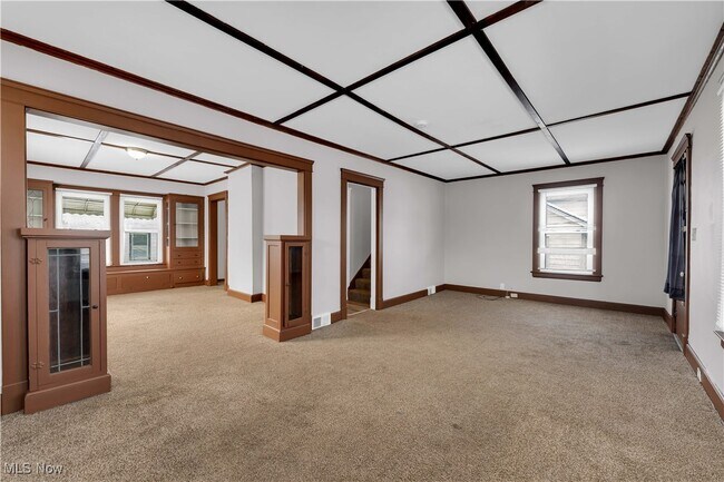 Photo - 788 E 156th St Unidad front