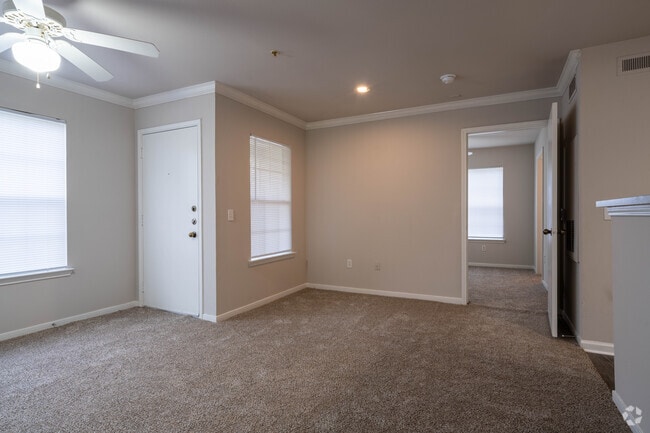1BR, 1BA - 638SF