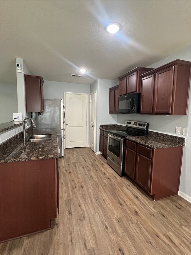 Photo - 5502 Rainbow Rd.