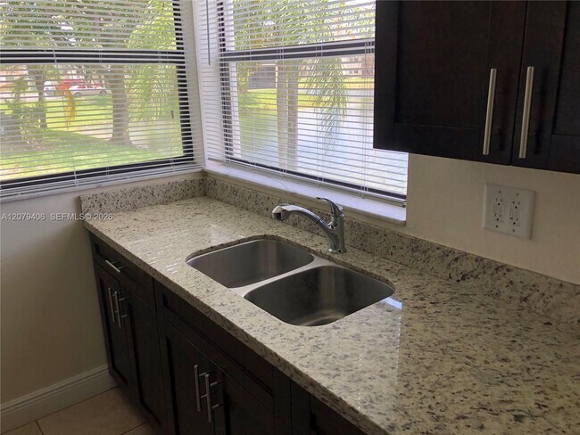 1071 Adams Ave Unit 1071C