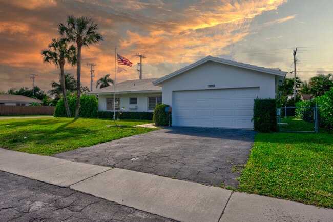 Building Photo - 1299 SW 12th Ave Rental