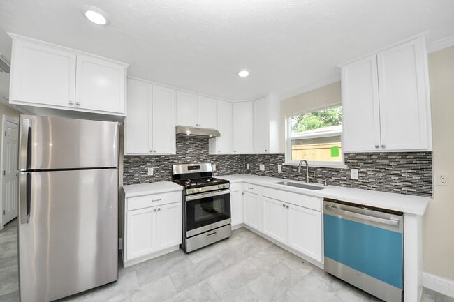 Photo - 7066 Villa Dr