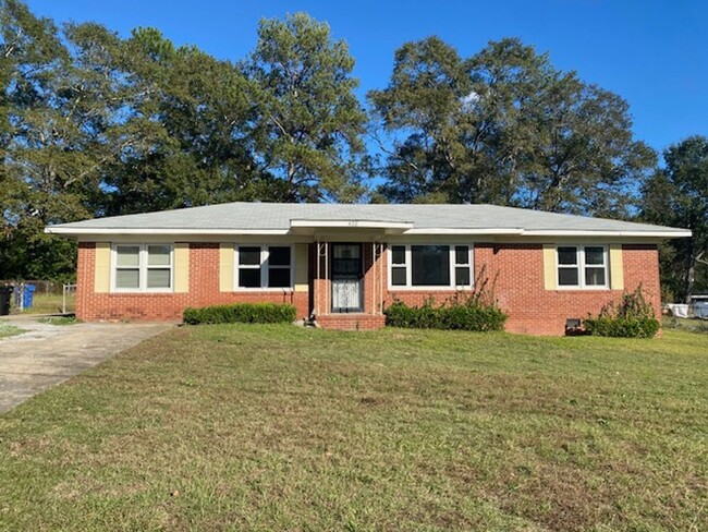 3 Bedroom 1.5 Bathroom Home - HAPP Accepted - 3 Bedroom 1.5 Bathroom Home - HAPP Accepted