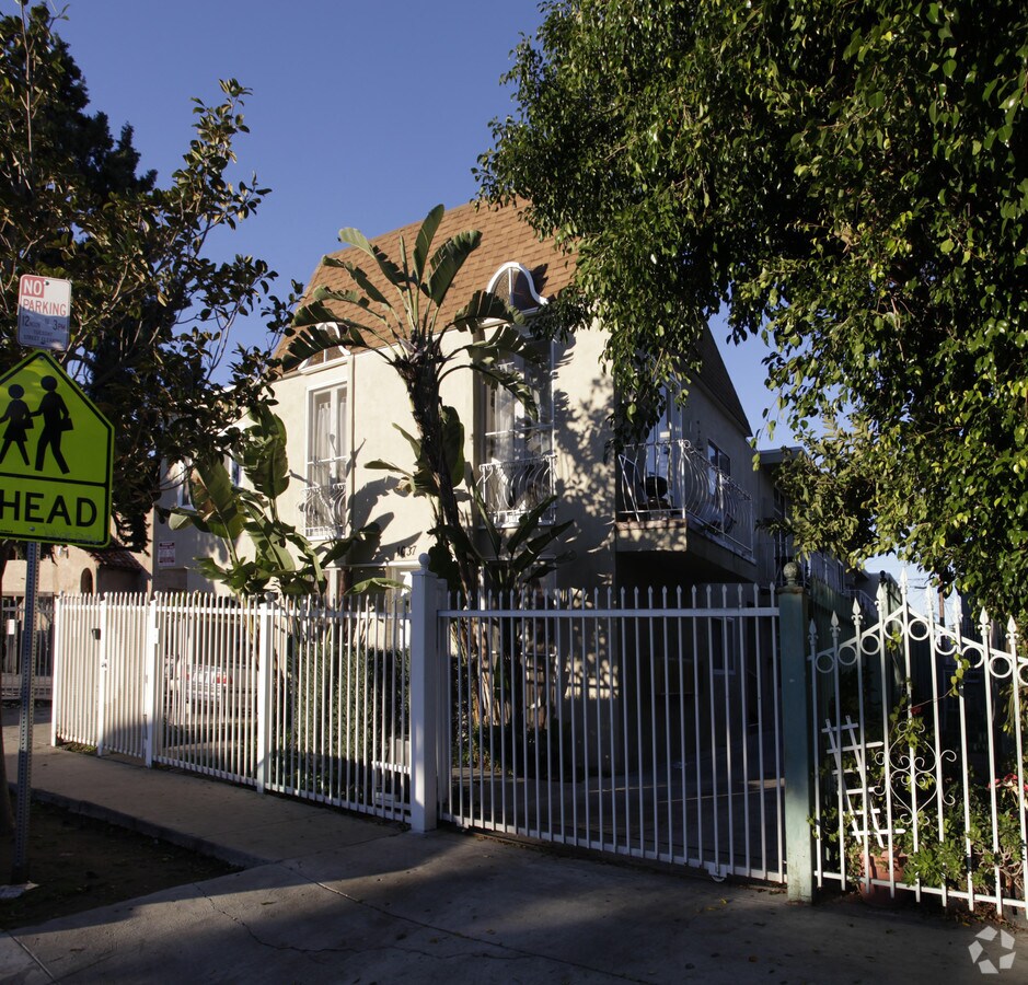 Photo - 1037 Wilcox Ave