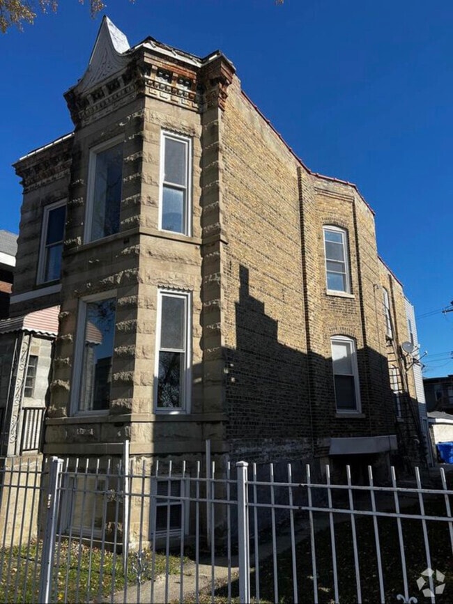 Building Photo - 1915 S Avers Ave Rental
