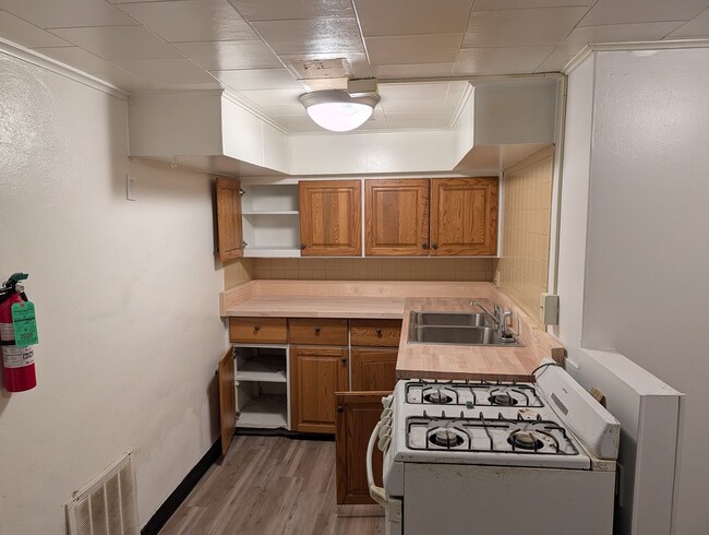 Building Photo - 301 W Illinois St Unit 2