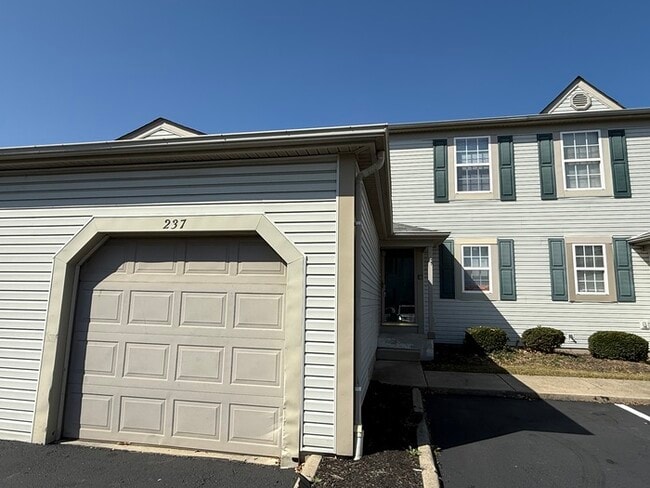 Building Photo - 2 Bedroom, 1 Bath Condo in Blacklick