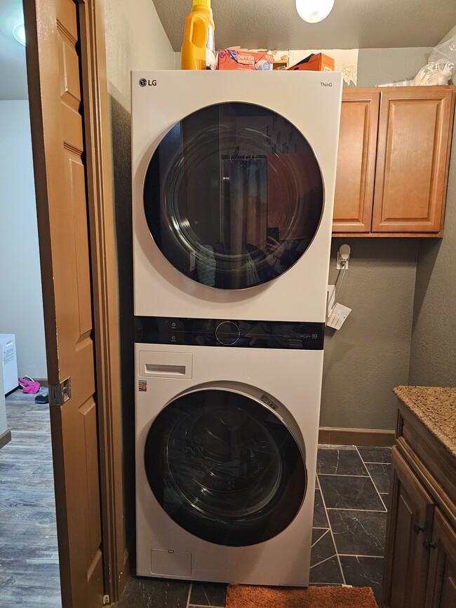 washer/dryer - 7217 Foxridge Cir Unit 2