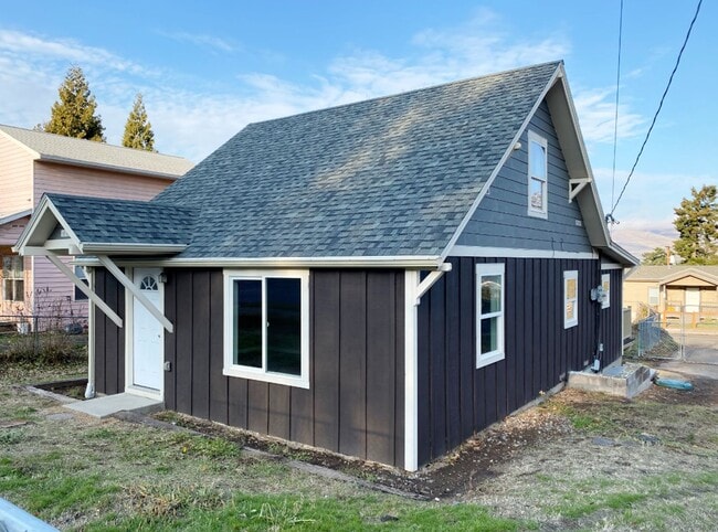 Updated 2 Bedroom - Updated 2 Bedroom House