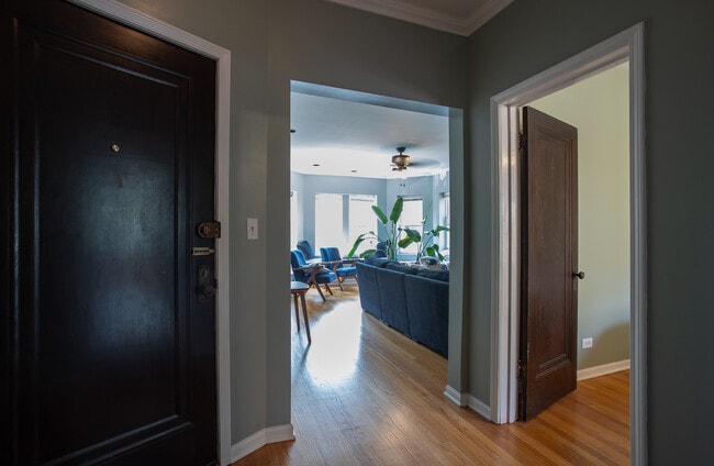 Photo - 2048 W Fargo Ave Unit 3W