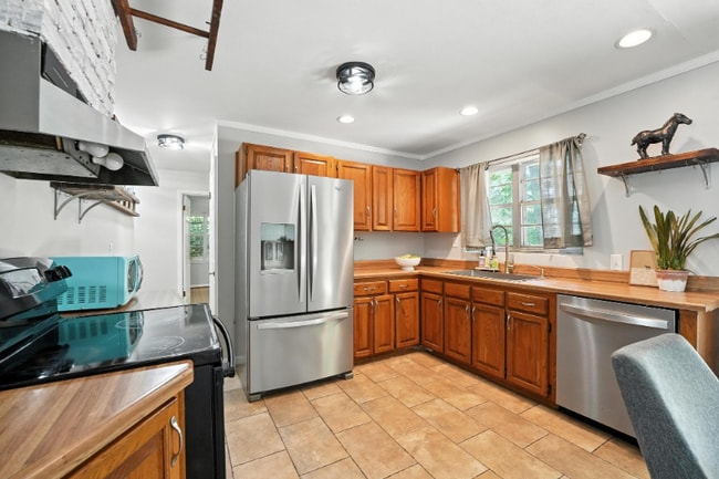 Photo - 4100 E 112 St