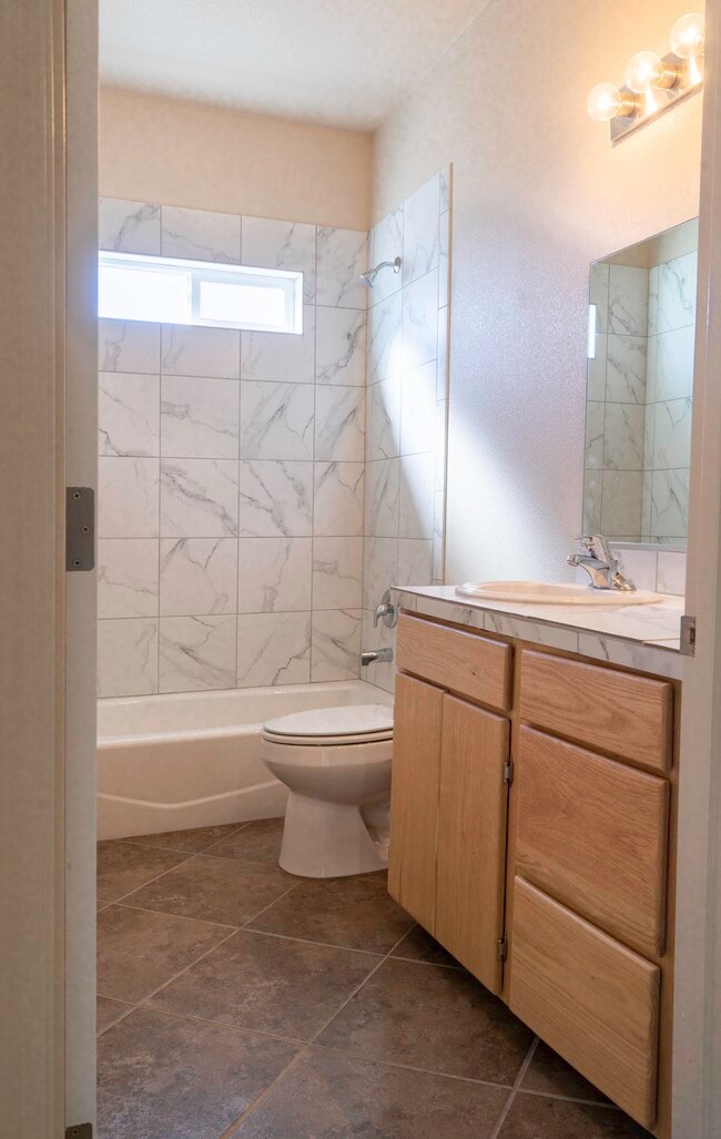 Building Photo - 2878 Jamaica Blvd S Unit D102