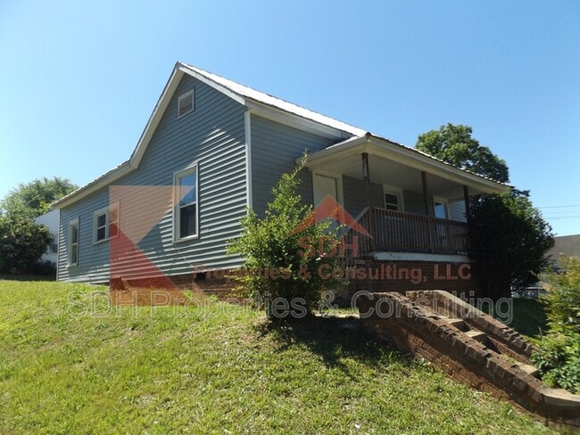 Photo - 116 Aikman Ave