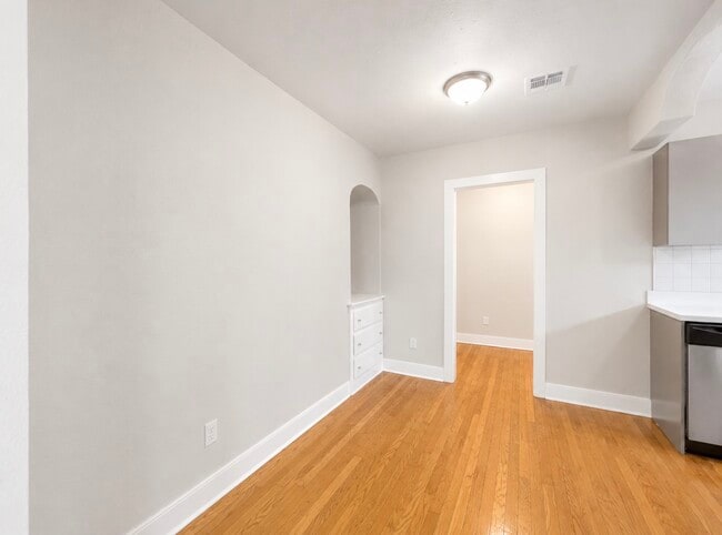 831 & 835 East Drive