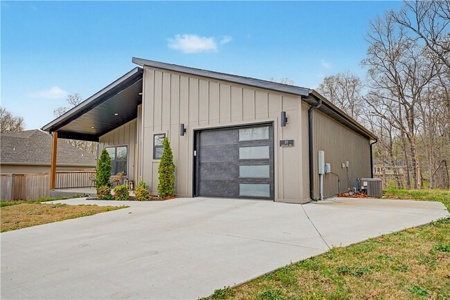 Photo - 20 Kentallen Ln