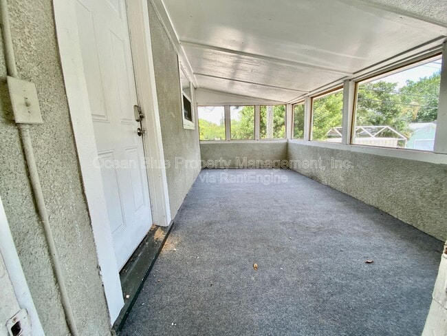 Building Photo - 1310 28th St N Unit Above Garage