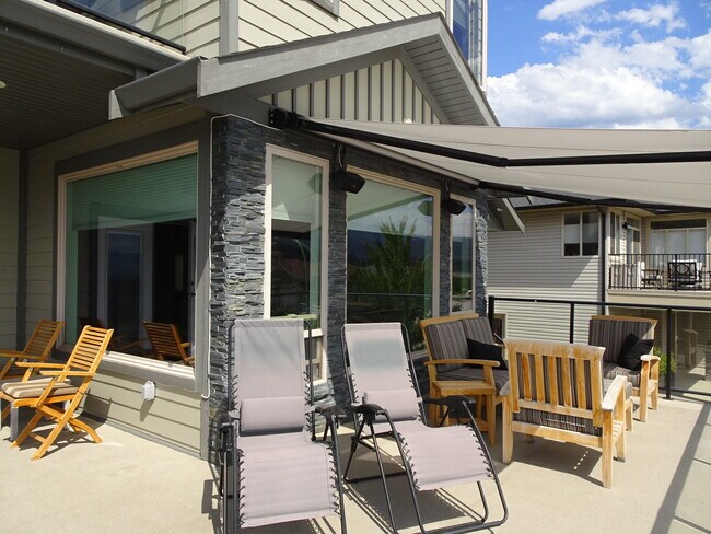 Photo - 1384 Feedham Ave