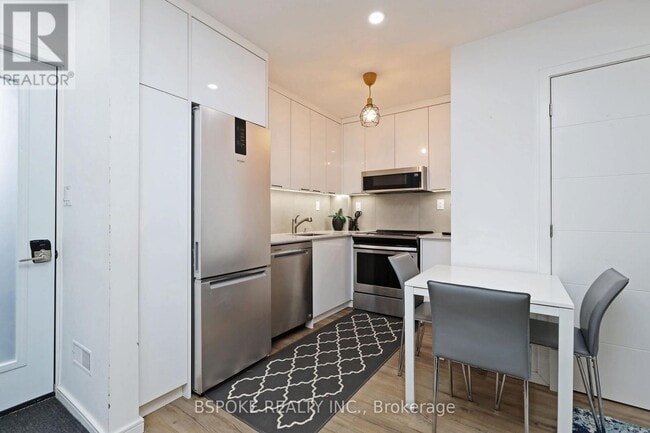 Photo - 707 Mortimer Ave