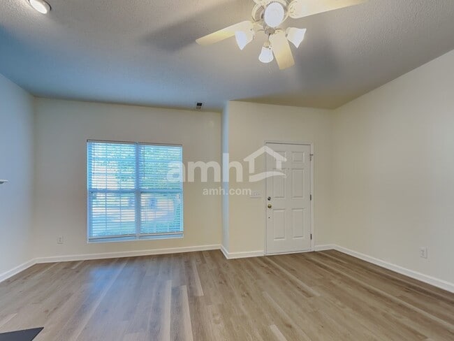 Photo - 532 Osborne Rd