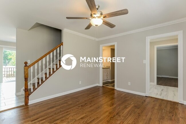 Photo - 4 Bedroom Pet-Friendly Home in CHARLOTTE, NC with Main Street Renewal