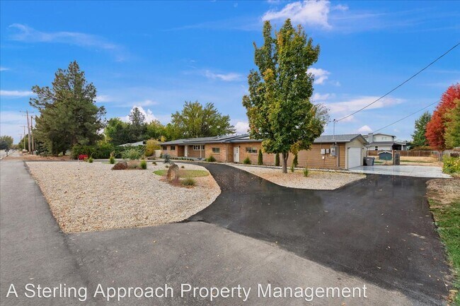 Photo - 4 br, 3 bath House - 7373 N Bogart Ln