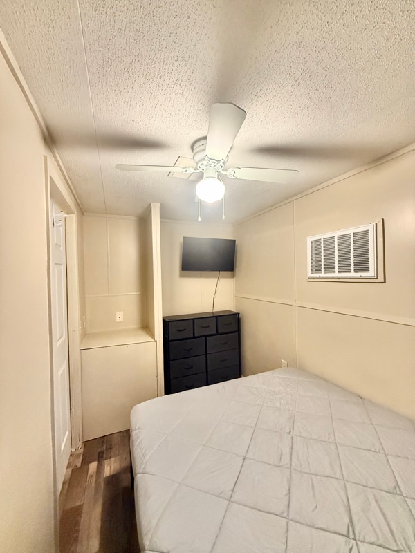 Photo - 3801 Pheasant St