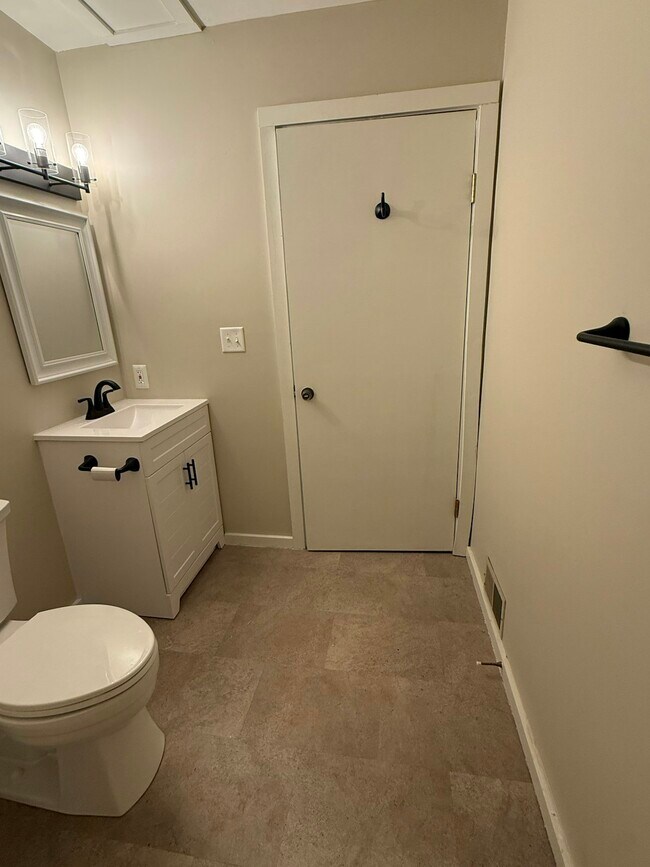 Photo - 210 S Eaton St Unit 1