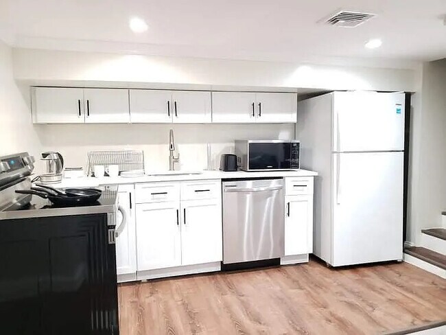 Photo - 332 Stegman Pkwy