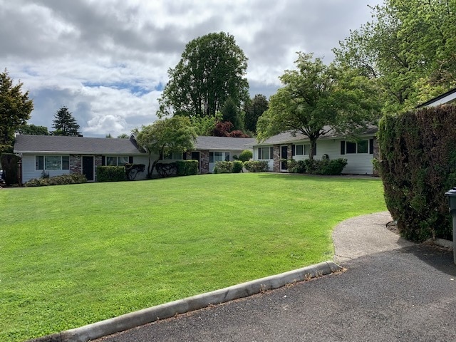 Large open spaces around duplex buildings - 2118 19th St Unit 1