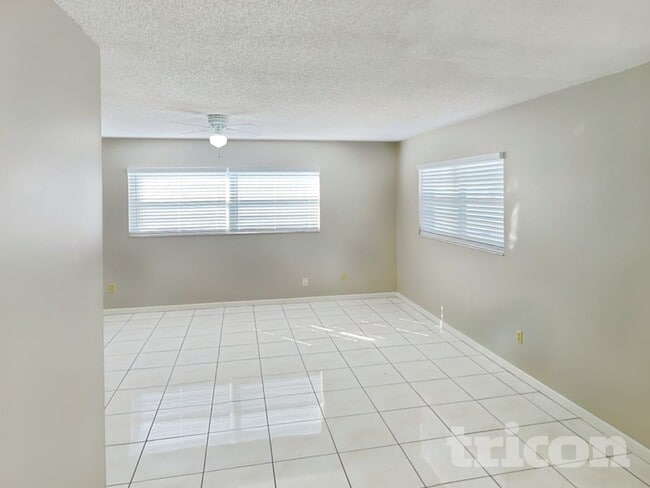 Photo - 1924 Derbywood Dr