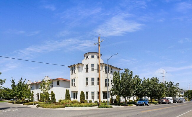 Photo - 2 Bedroom, 1 Bath Available! Unidad 2214-102