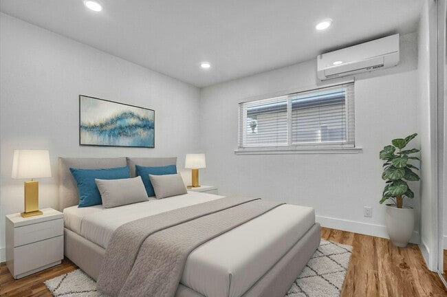 8072 La Palma Dr