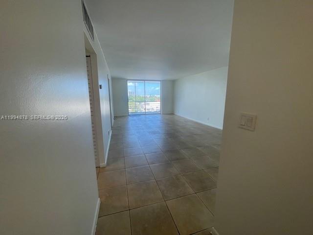 Building Photo - 1830 Dixieana St Unit 606