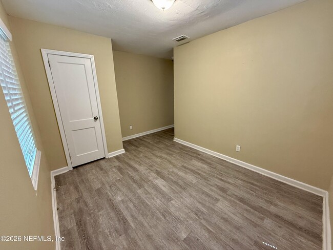 Photo - 1559 W 31st St