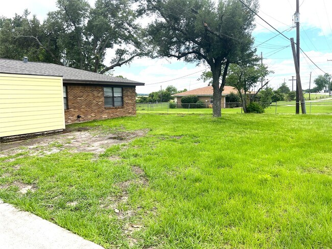 Photo - 377 State Hwy 75 N