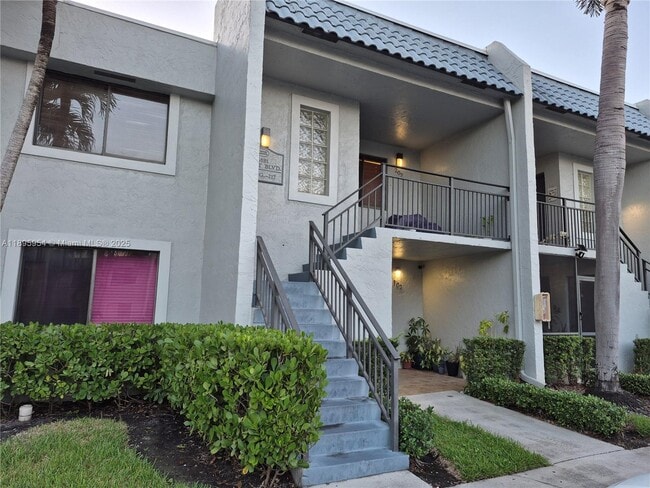 Building Photo - 16581 Blatt Blvd Unit 202