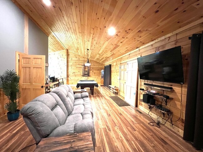 Photo - FULLY FURNISHED WITH ACCESS TO BEAUTIFUL L...