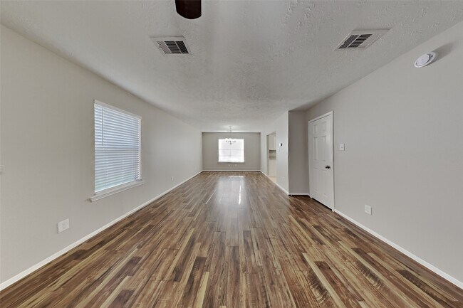 Photo - 16323 Jast Dr