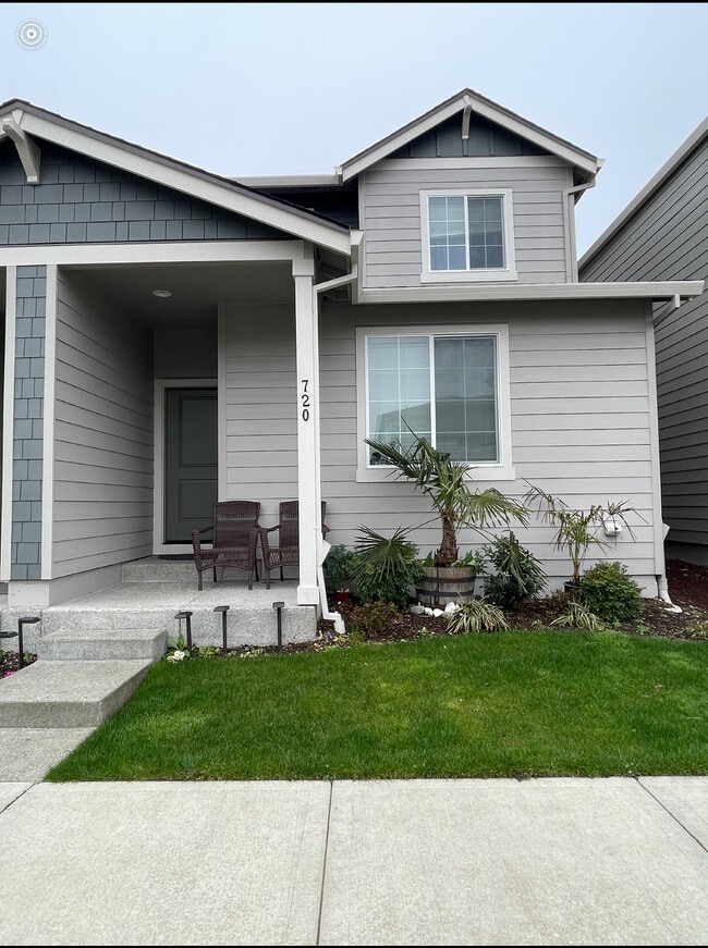 Building Photo - 720 NE 138th Pl