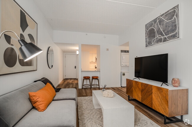 1BD, 1BA - 677SF - Living Room
